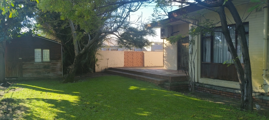 6 Bedroom Property for Sale in Cravenby Western Cape